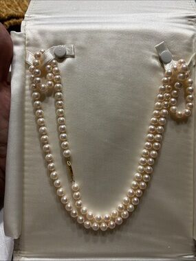 30” Strand Culture Pearls Necklace - beautiful Lustre Pearls with 14k Gold Clasp